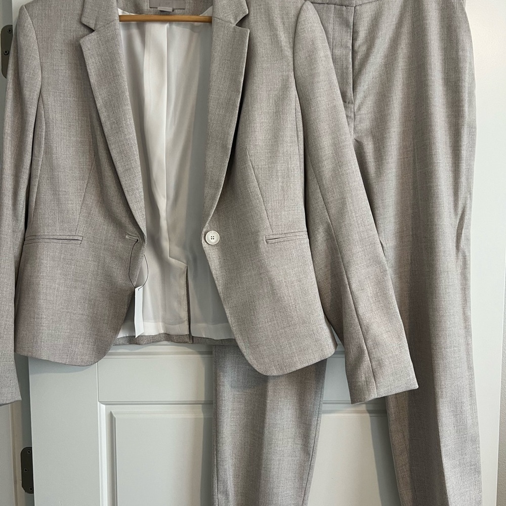 Women’s H&M Light Gray Blazer & Pant Suit - Picture 8 of 8